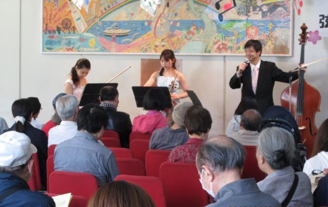 Glanz弦楽合奏団ミニコンサートのようす 2018年4月1日 Glanz弦楽合奏団ミニコンサート ロビーの様子